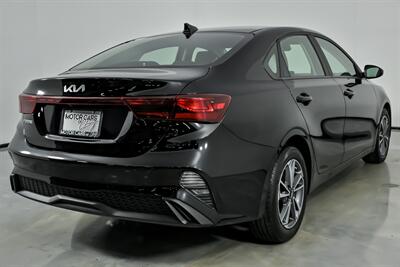 2024 Kia Forte LX - Photo 12 - Joliet, IL 60435