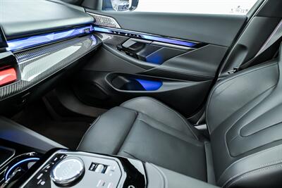 2026 BMW M5 -RARE LSB PAINT! - Photo 38 - Joliet, IL 60435