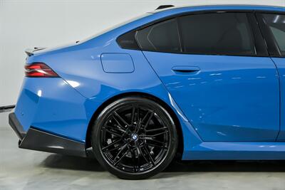2026 BMW M5 -RARE LSB PAINT! - Photo 13 - Joliet, IL 60435
