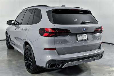 2025 BMW X5 M60i   - Photo 10 - Joliet, IL 60435