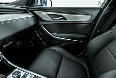 2021 Jaguar XF P300 R-Dynamic SE   - Photo 38 - Joliet, IL 60435