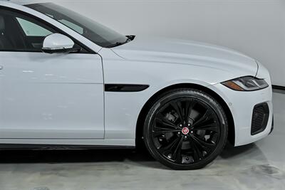2021 Jaguar XF P300 R-Dynamic SE   - Photo 15 - Joliet, IL 60435