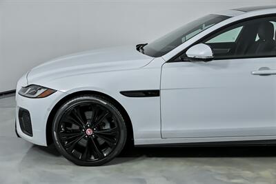 2021 Jaguar XF P300 R-Dynamic SE   - Photo 7 - Joliet, IL 60435