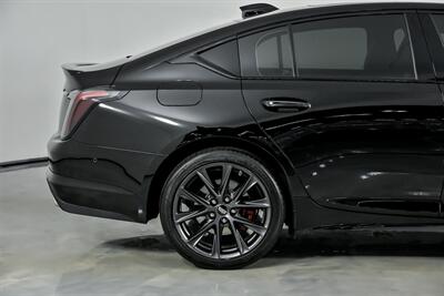 2025 Cadillac CT5-V -STARLIGHT HEADLINER! - Photo 13 - Joliet, IL 60435