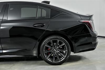 2025 Cadillac CT5-V -STARLIGHT HEADLINER! - Photo 9 - Joliet, IL 60435