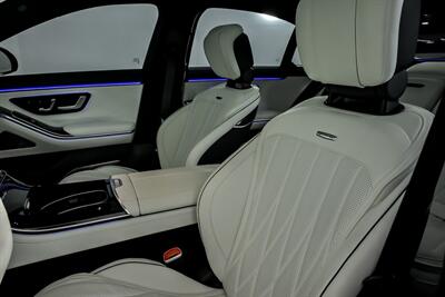 2025 Mercedes-Benz AMG S 63 E Performance-HIGHEST MSRP OF $247K!   - Photo 24 - Joliet, IL 60435