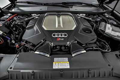 2025 Audi RS 6 Avant performance 4.0T quattro Avant-EXCLUSIVE PAINT!   - Photo 17 - Joliet, IL 60435