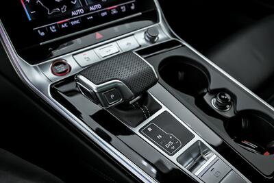 2025 Audi RS 6 Avant performance 4.0T quattro Avant-EXCLUSIVE PAINT!   - Photo 39 - Joliet, IL 60435
