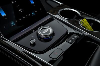 2025 Cadillac Escalade ESV Sport Platinum   - Photo 40 - Joliet, IL 60435