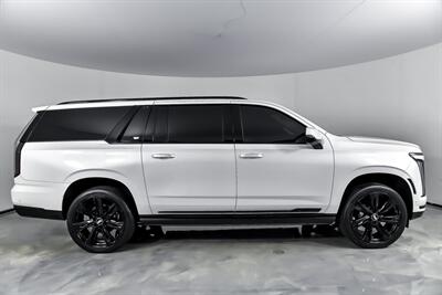 2025 Cadillac Escalade ESV Sport Platinum   - Photo 14 - Joliet, IL 60435