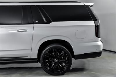 2025 Cadillac Escalade ESV Sport Platinum   - Photo 9 - Joliet, IL 60435
