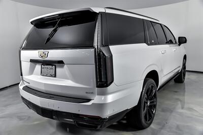 2025 Cadillac Escalade ESV Sport Platinum   - Photo 12 - Joliet, IL 60435