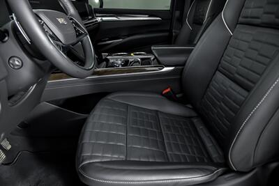 2025 Cadillac Escalade ESV Sport Platinum   - Photo 21 - Joliet, IL 60435