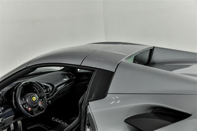 2017 Ferrari 488 Spider -SPORT EXHAUST-TONS OF CARBON FIBER- HI FI SOUND   - Photo 38 - Joliet, IL 60435