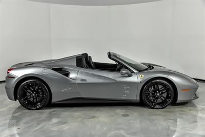 2017 Ferrari 488 Spider -SPORT EXHAUST-TONS OF CARBON FIBER- HI FI SOUND   - Photo 14 - Joliet, IL 60435