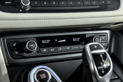 2016 BMW i8   - Photo 33 - Joliet, IL 60435