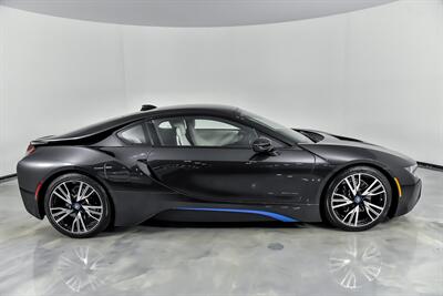 2016 BMW i8   - Photo 14 - Joliet, IL 60435
