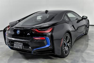 2016 BMW i8   - Photo 12 - Joliet, IL 60435
