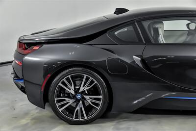 2016 BMW i8   - Photo 13 - Joliet, IL 60435
