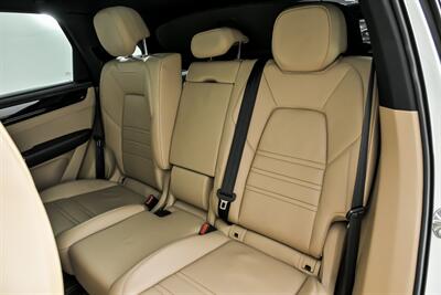 2019 Porsche Cayenne E-Hybrid - Photo 25 - Joliet, IL 60435