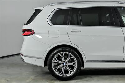 2023 BMW X7 xDrive40i - Photo 13 - Joliet, IL 60435