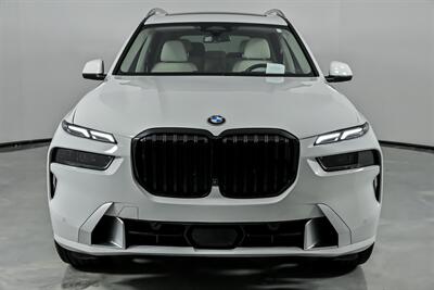 2023 BMW X7 xDrive40i - Photo 5 - Joliet, IL 60435