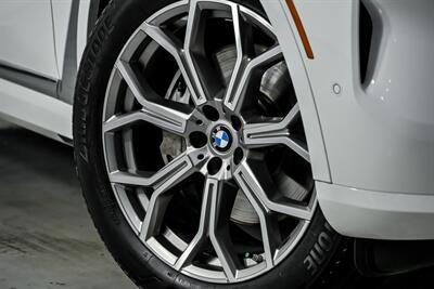 2023 BMW X7 xDrive40i - Photo 4 - Joliet, IL 60435