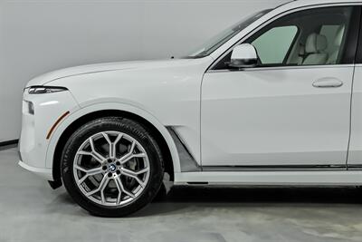 2023 BMW X7 xDrive40i - Photo 7 - Joliet, IL 60435