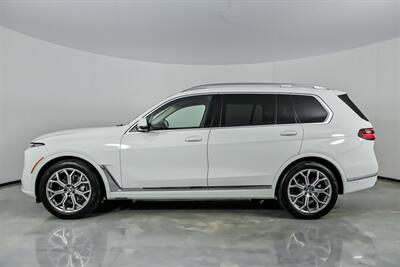 2023 BMW X7 xDrive40i - Photo 8 - Joliet, IL 60435