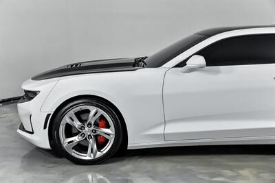 2023 Chevrolet Camaro LT1   - Photo 7 - Joliet, IL 60435
