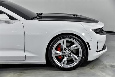 2023 Chevrolet Camaro LT1   - Photo 15 - Joliet, IL 60435