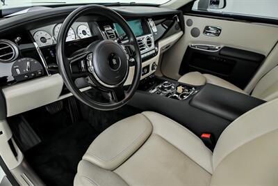 2016 Rolls-Royce Ghost -HUGE $321K MSRP-BLACK BADGE KIT!   - Photo 21 - Joliet, IL 60435