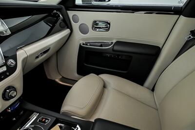 2016 Rolls-Royce Ghost -HUGE $321K MSRP-BLACK BADGE KIT!   - Photo 40 - Joliet, IL 60435