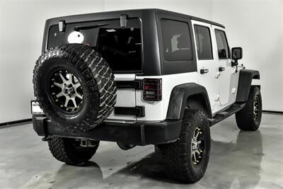 2013 Jeep Wrangler Unlimited Sport   - Photo 12 - Joliet, IL 60435