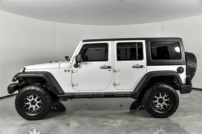 2013 Jeep Wrangler Unlimited Sport   - Photo 8 - Joliet, IL 60435