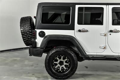 2013 Jeep Wrangler Unlimited Sport   - Photo 13 - Joliet, IL 60435