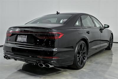 2025 Audi S8 4.0T quattro-RED GUTS! - Photo 12 - Joliet, IL 60435