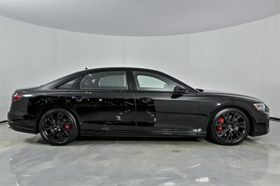 2025 Audi S8 4.0T quattro-RED GUTS! - Photo 14 - Joliet, IL 60435