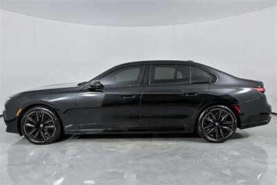 2024 BMW 760i xDrive   - Photo 8 - Joliet, IL 60435
