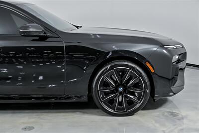 2024 BMW 760i xDrive   - Photo 15 - Joliet, IL 60435