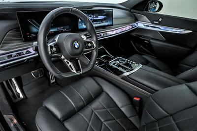 2024 BMW 760i xDrive   - Photo 20 - Joliet, IL 60435
