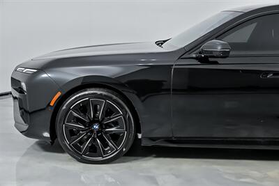 2024 BMW 760i xDrive   - Photo 7 - Joliet, IL 60435