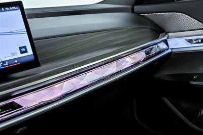 2024 BMW 760i xDrive   - Photo 36 - Joliet, IL 60435