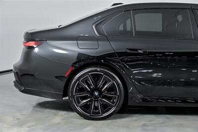 2024 BMW 760i xDrive   - Photo 13 - Joliet, IL 60435