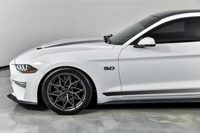 2019 Ford Mustang GT   - Photo 7 - Joliet, IL 60435
