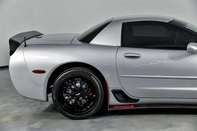 2001 Chevrolet Corvette Z06   - Photo 13 - Joliet, IL 60435