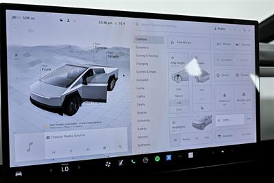2024 Tesla Cybertruck Cyberbeast   - Photo 30 - Joliet, IL 60435