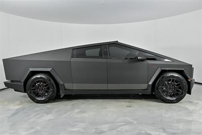 2024 Tesla Cybertruck Cyberbeast   - Photo 14 - Joliet, IL 60435