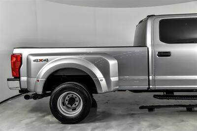 2022 Ford F-350 Super Duty XL   - Photo 12 - Joliet, IL 60435