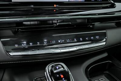 2021 Cadillac Escalade Sport   - Photo 36 - Joliet, IL 60435